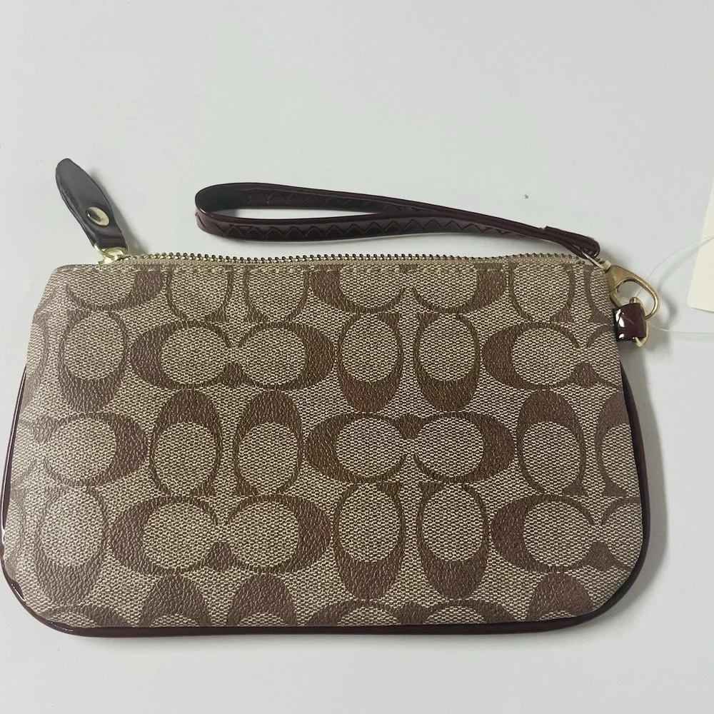 NWT Coach Peyton‎ Signature Small Wristlet Khaki/Mohagany F50142